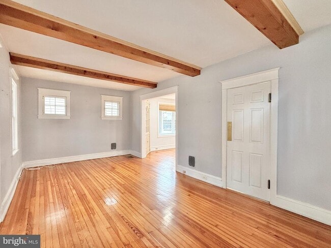 Building Photo - 7041 Harvey Ave