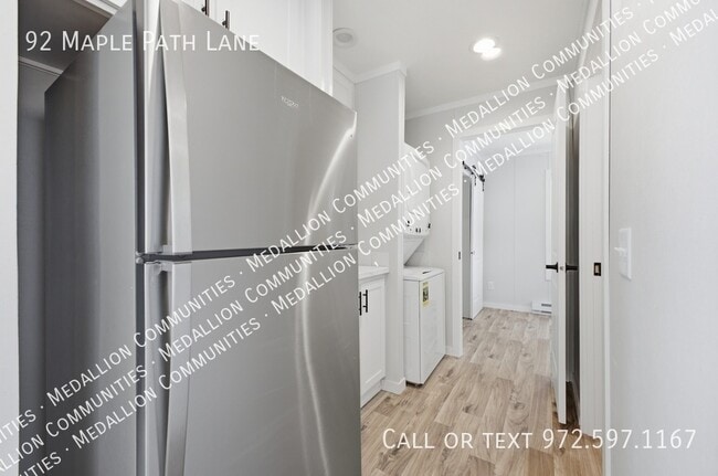 Building Photo - 92 Maple Path Ln