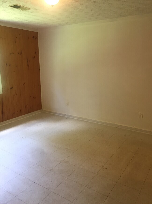 Building Photo - 230 Wood Ave