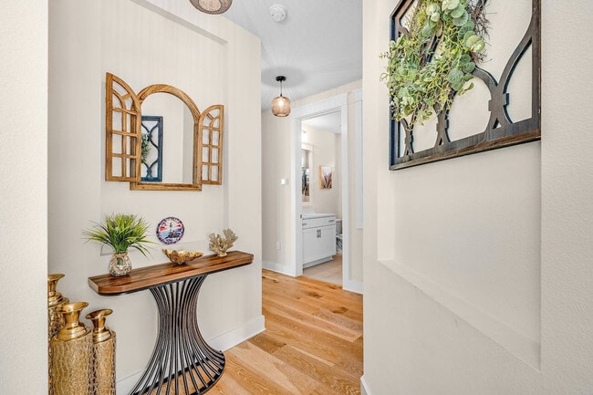 Building Photo - 6 Wilkes Rd