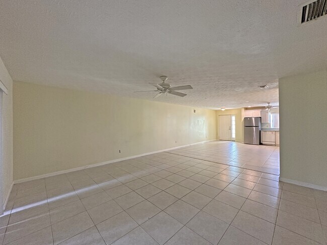 Building Photo - 2130 SE Wild Meadow Cir