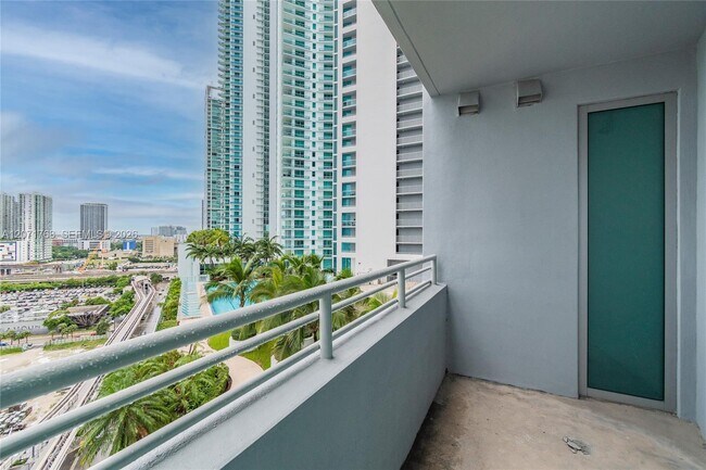 Building Photo - 888 Biscayne Blvd