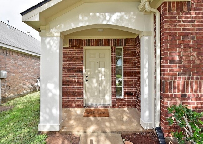 Building Photo - 7715 Butler Lakes Ct