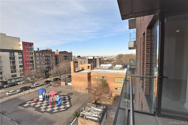 Building Photo - 41-26-41-44 44th St