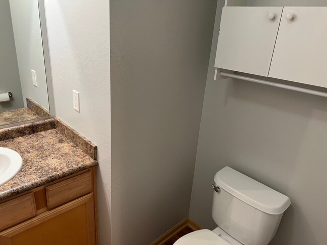 Building Photo - 5558 Kenton Ln