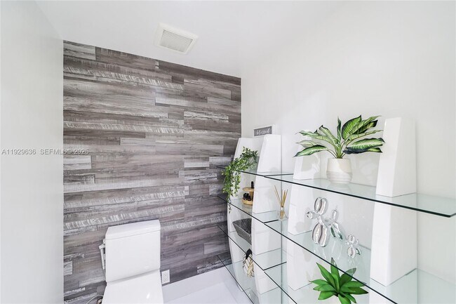 Building Photo - 300 Sunny Isles Blvd