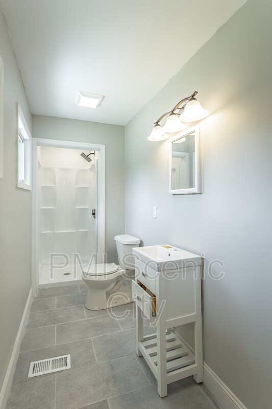 Building Photo - 1375 Orbit Dr