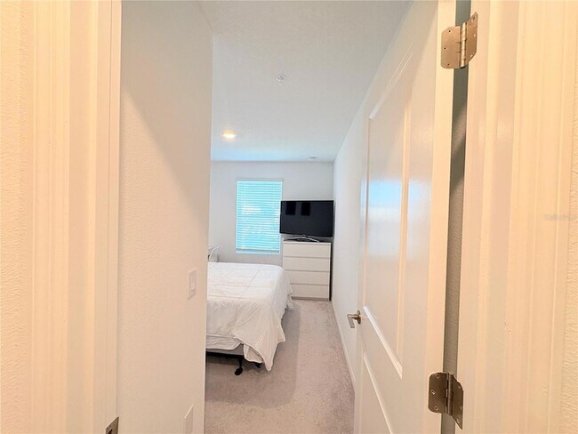 Building Photo - 5020 Revolutionary Wy