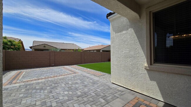 Building Photo - 11615 W Marguerite Ave