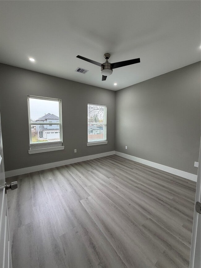 Building Photo - 10103 Grover Ln