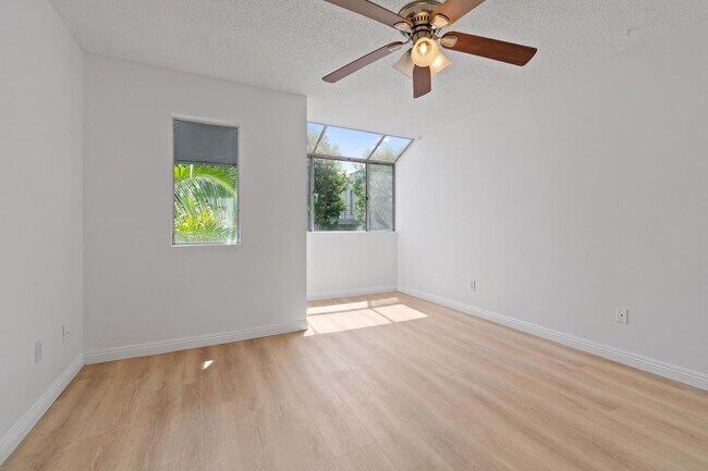 Building Photo - 501 Herondo St