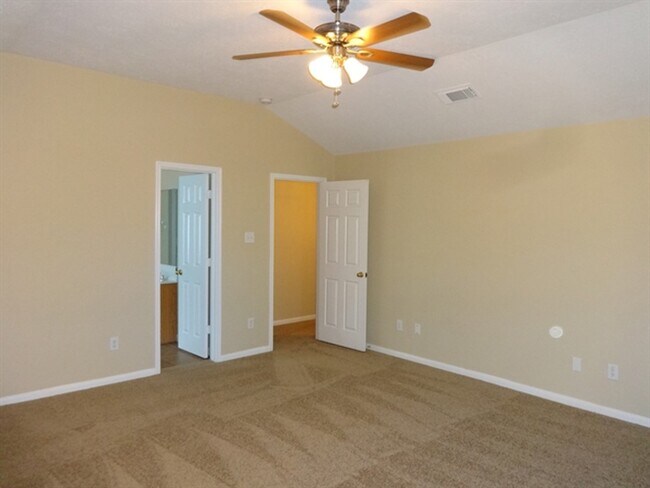 Building Photo - 9031 Ferndale View Dr