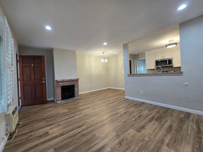 Building Photo - Remodeled 2 Bedroom 2 Bath Condo - Normal Heights - Garage & Driveway Parking
