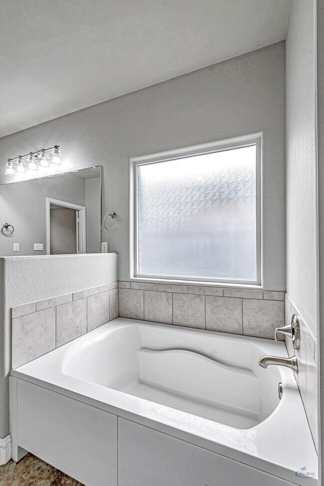 Building Photo - 7041 XIT Ranch Rd