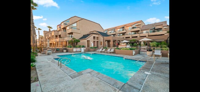 Building Photo - 1200 Pacific Coast Hwy