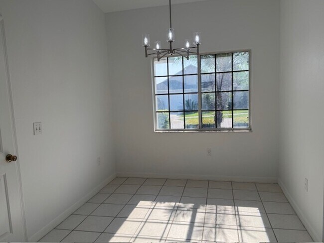Building Photo - PRIVATE POOL - 4 BEDROOM 2 BATH HOME