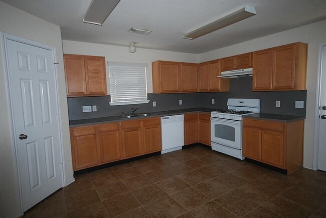Building Photo - 10439 Falling Rapids Ct