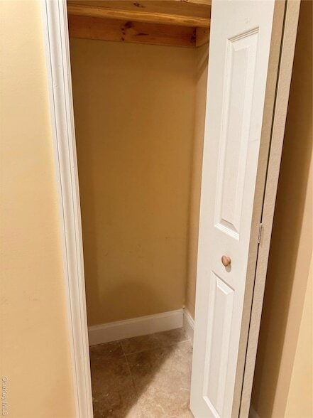 Building Photo - 1019 E 230th St