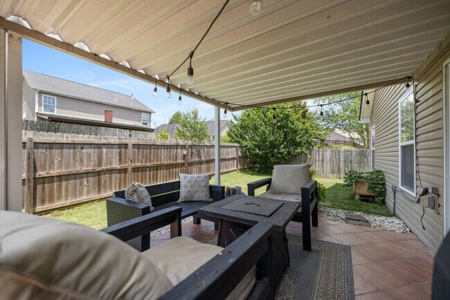 Building Photo - Single Family Home For Lease