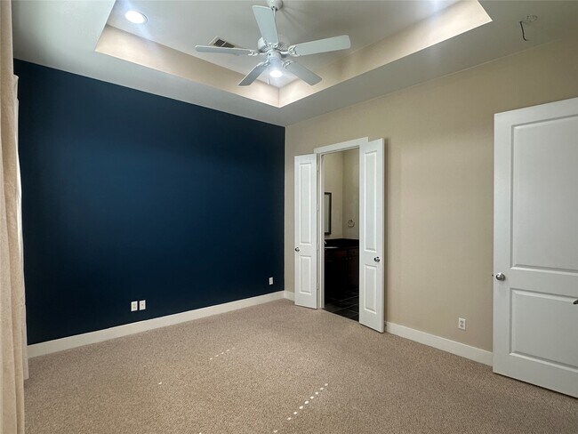 Building Photo - 1715 W 24th St