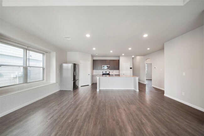 Building Photo - 4459 Eveslage Ln