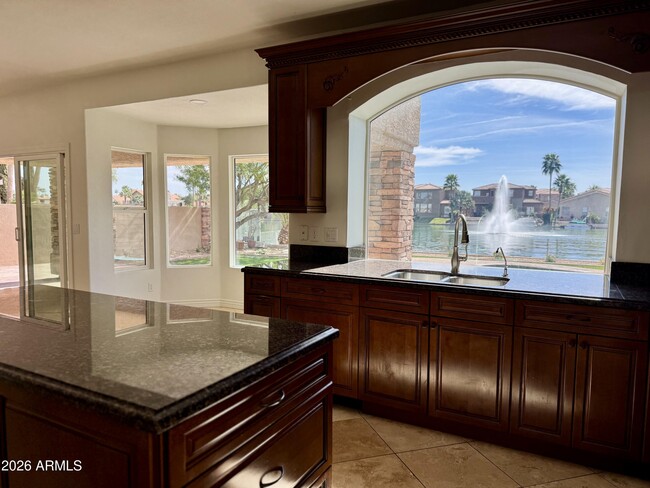 Building Photo - 3339 E Tanglewood Dr