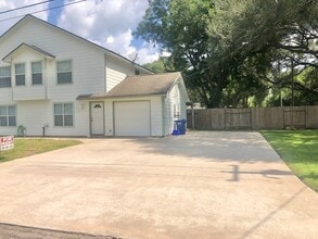 Building Photo - 404 Peach St