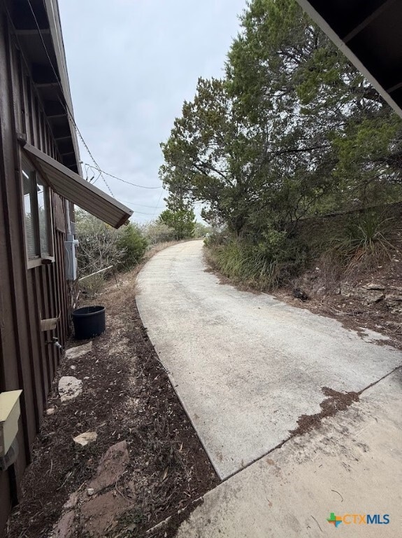 Building Photo - 827 Contour Dr