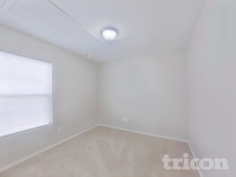 Building Photo - 2226 Buckleigh Dr