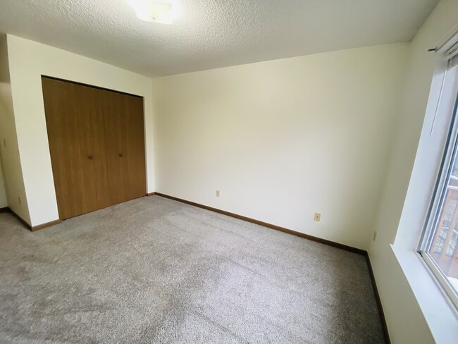 Building Photo - 345