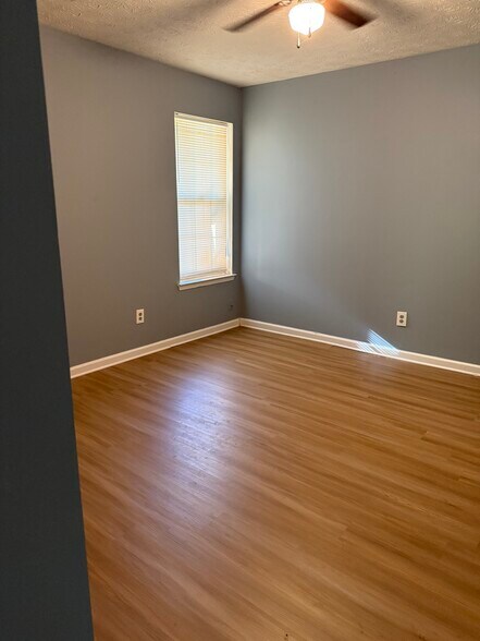 Building Photo - 5836 N Castlegate Dr