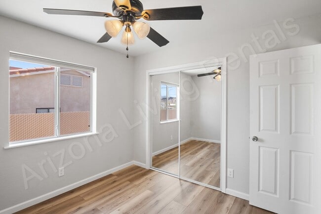 Building Photo - OSBO3240