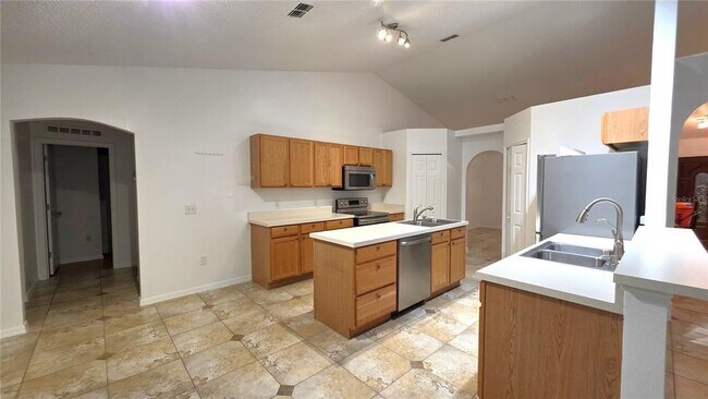 Building Photo - 1699 Landfair Ave