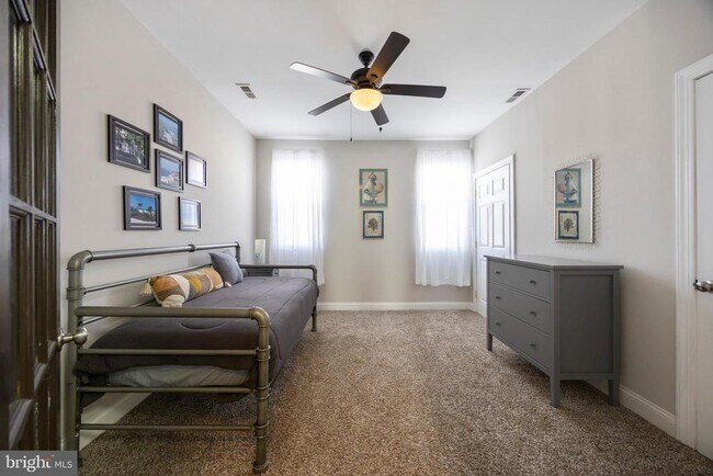 Building Photo - 314 E 22nd St