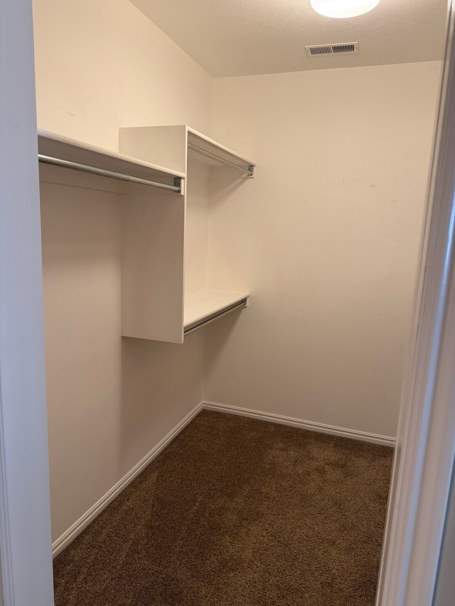 walk-in closet - 1715 Darling St