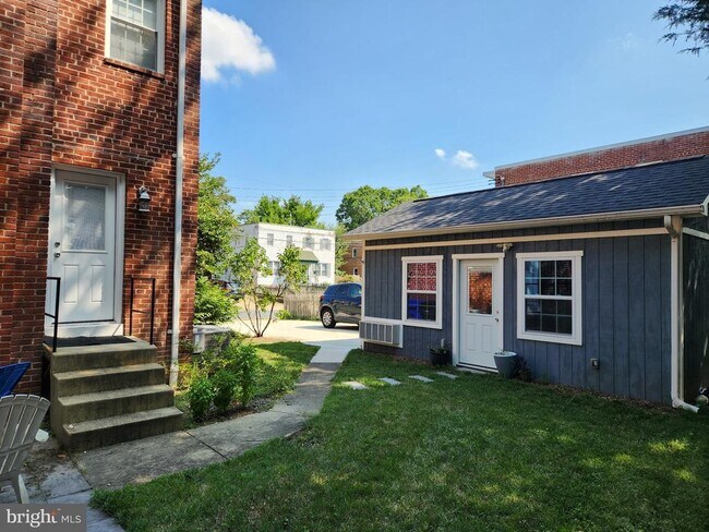 Building Photo - 3212 13th Rd S