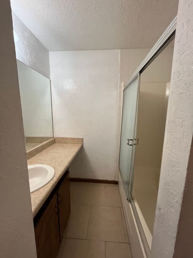 Building Photo - 3438 Ashurst Dr
