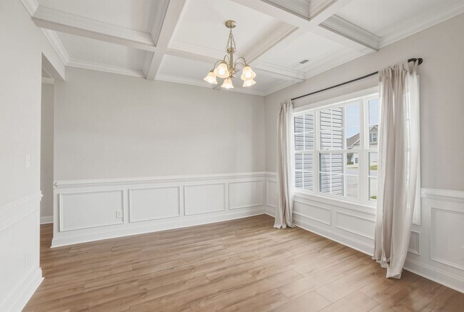 Building Photo - 5 bedroom waterfront property