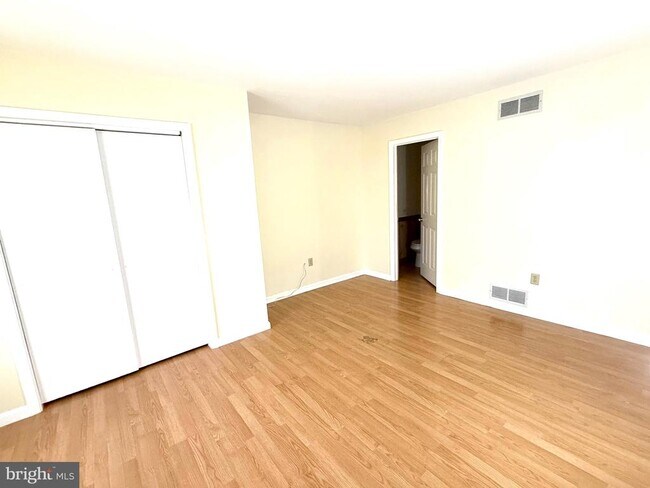 Building Photo - 402 Kiamensi Rd