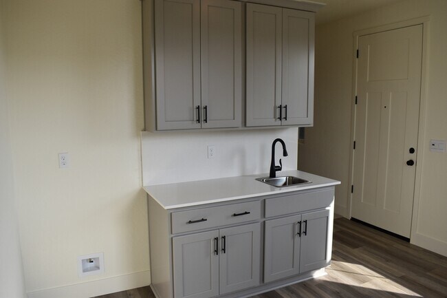 Building Photo - 4649 Jema Wy