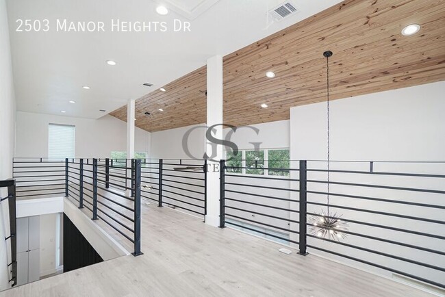 Building Photo - 2503 Mnr Hts Dr
