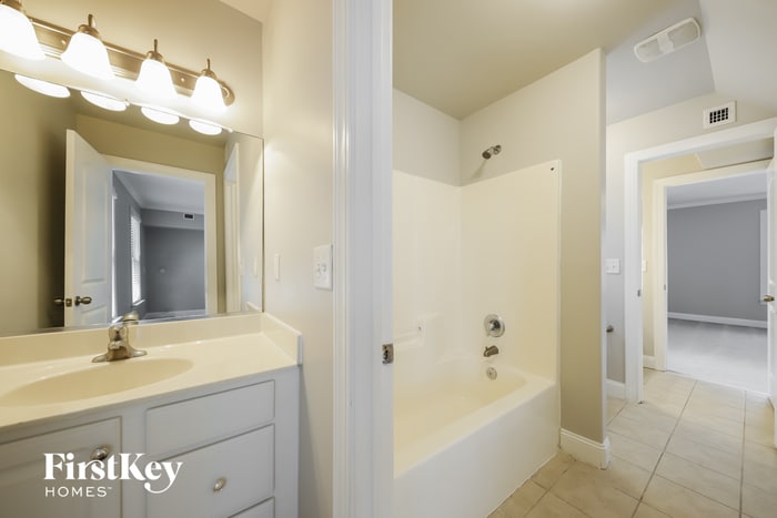 Building Photo - 7092 Orchard Path Dr