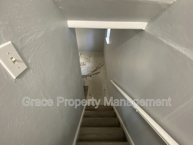 Building Photo - 774 W Cleveland Cir