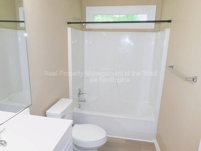 Building Photo - 7185 Avenbury Cir