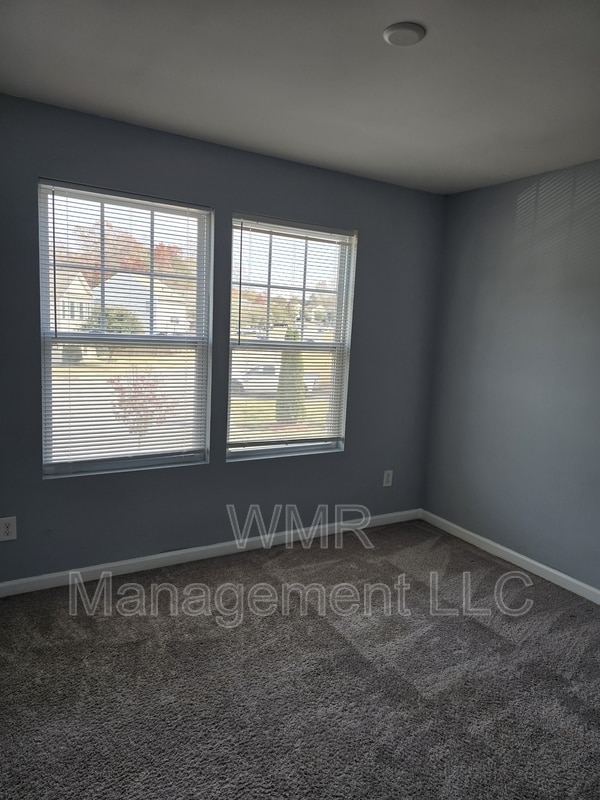 Building Photo - 912 Sherman St