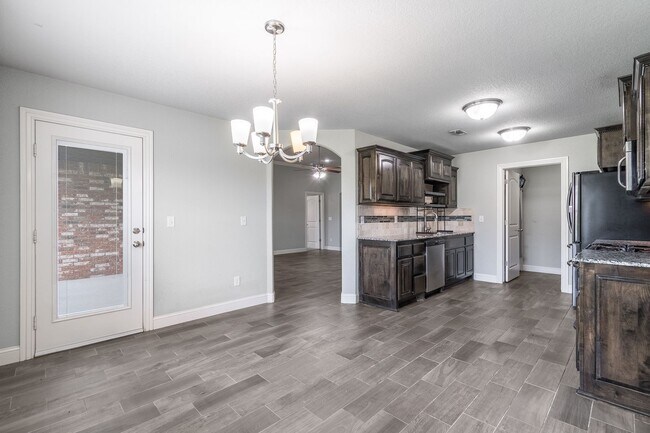 Building Photo - Comfortable Living in Pea Ridge: 3 Bed, 2 Bath Home