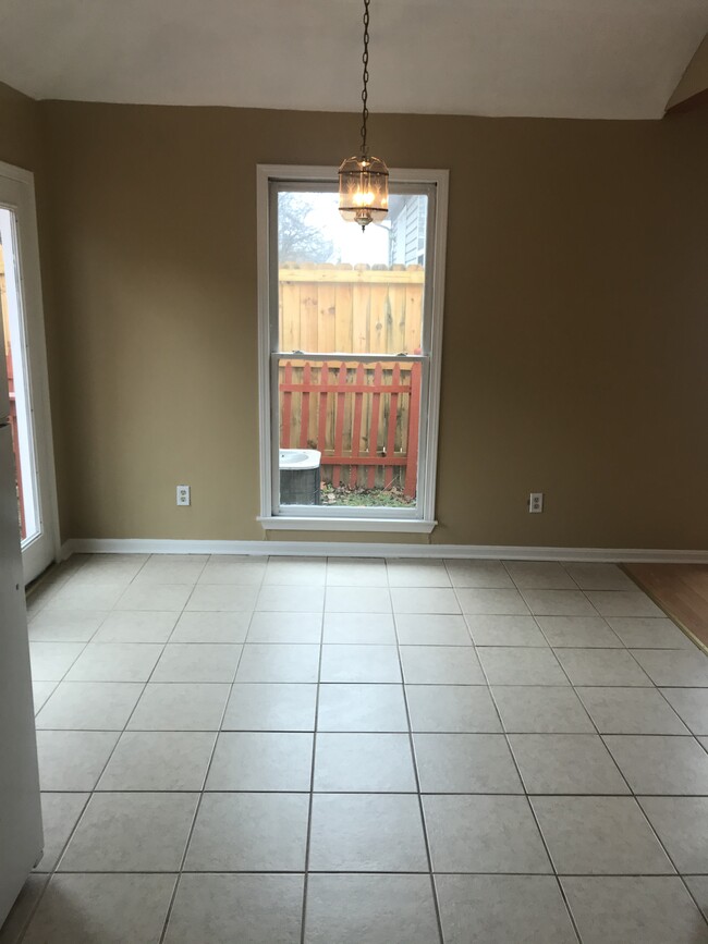 Dining area - 5909 Lake Huron Ct