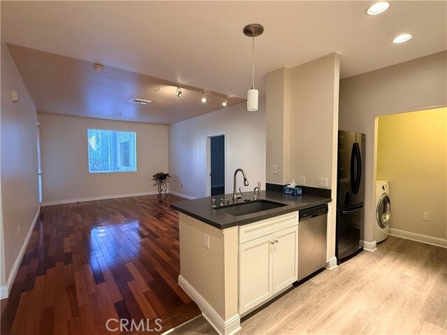 Building Photo - 1162 Scholarship