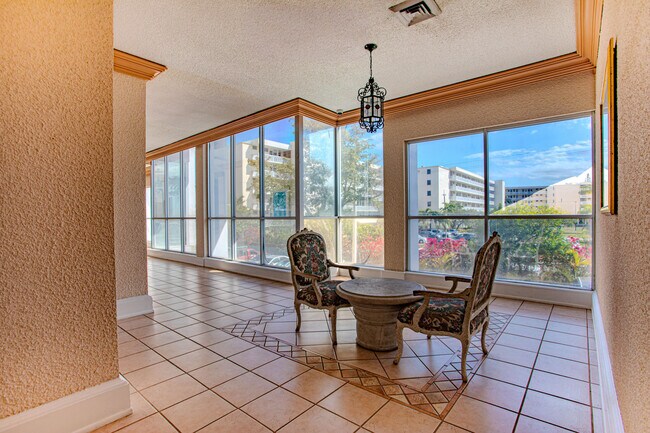 Building Photo - 18021 Biscayne Blvd