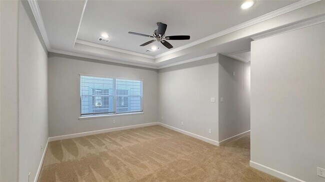 Building Photo - 1126 W 26th St